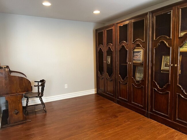 Building Photo - Charming 2BR House in Valparaiso