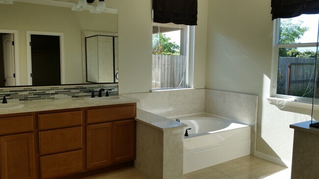 Building Photo - 4837 Langley Way