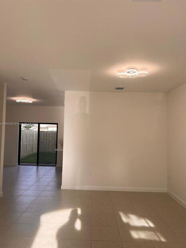 Foto del edificio - 23055 SW 129th Ct