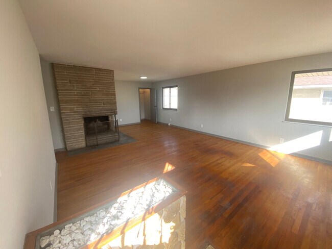 Building Photo - 3772 Dehner Dr