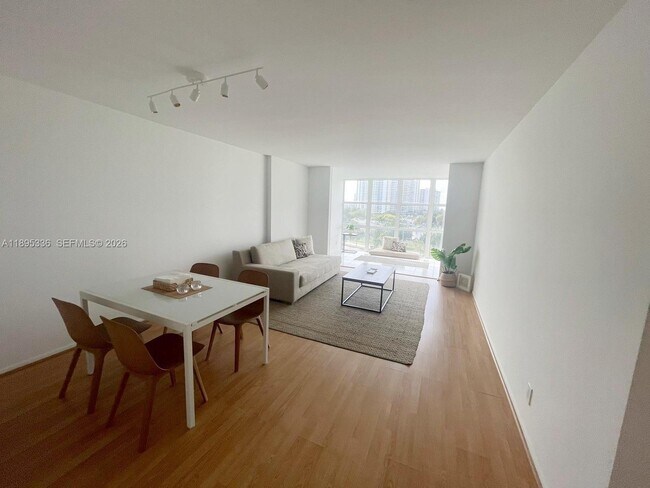 Foto del edificio - 800 Parkview Dr