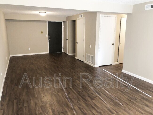 Building Photo - 5625 S Grand Blvd
