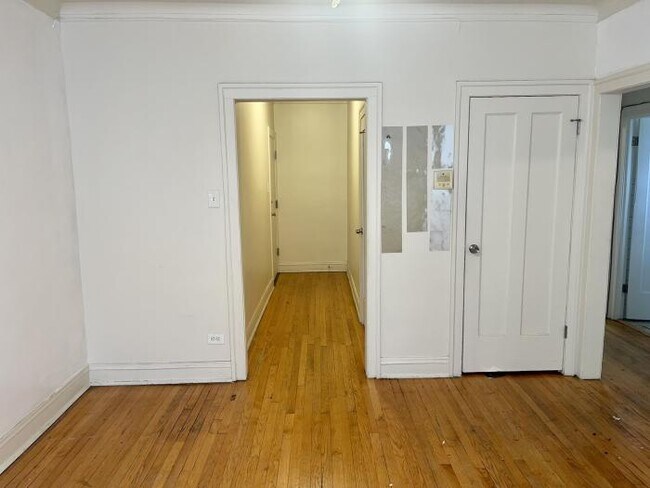 Building Photo - 1 bedroom in Chicago IL 60619