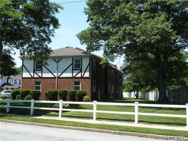 Building Photo - 2070 Lakeview Rd