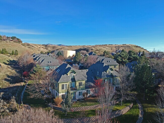 Building Photo - 1402 Camel Back Ln