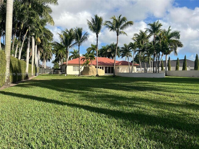 Foto del edificio - 450 NW 130th Ave