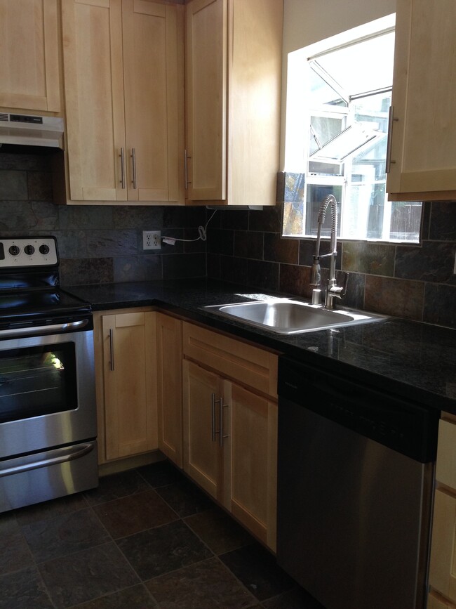 Kitchen sink - 228 Madrone St