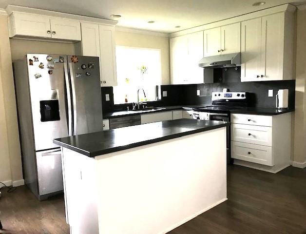 Building Photo - 4 bedroom in Bellevue WA 98007