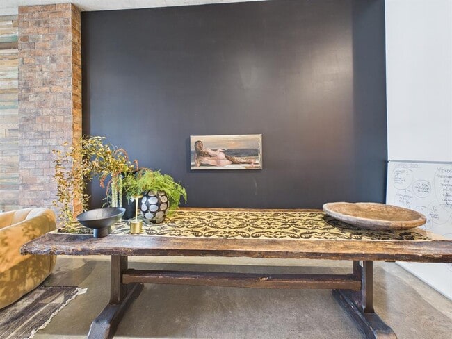 Foto del edificio - 800 W 5th St