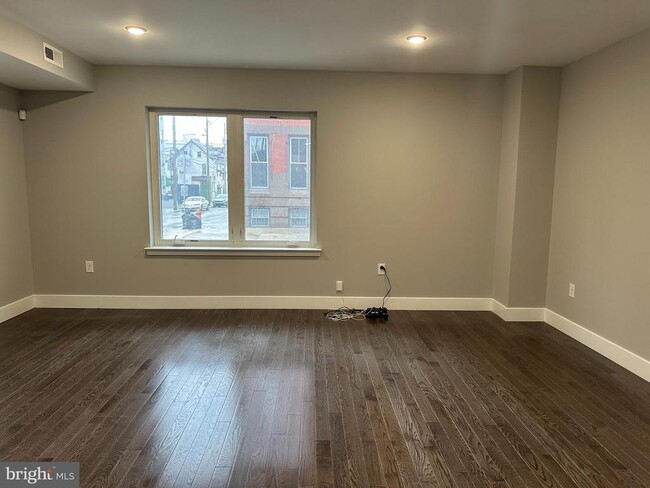 Building Photo - 914 N 16th St