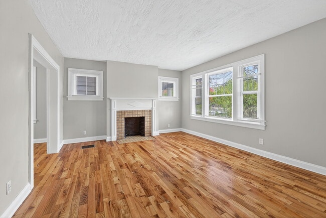 Foto del edificio - 1123-1125 S Ohio Ave