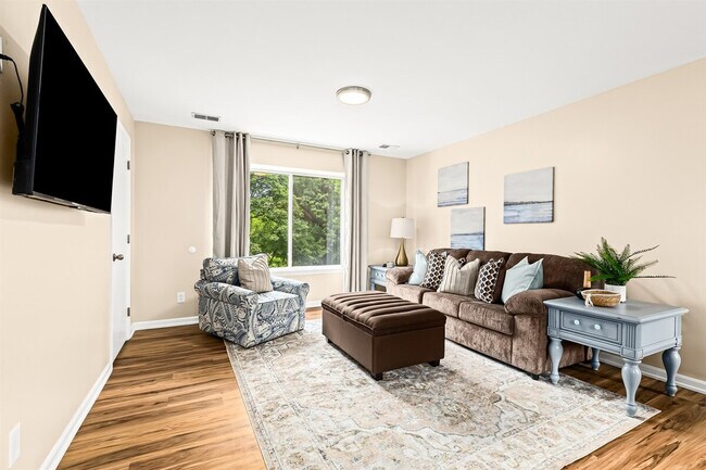 Foto del edificio - 18365 Sharon Ln