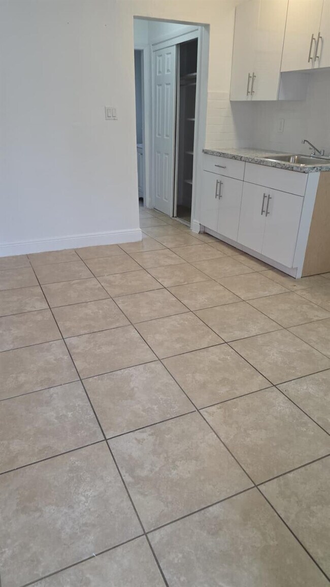 Foto del edificio - 1728 Pierce St