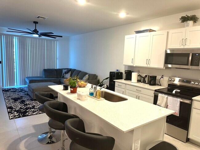 Foto del edificio - 379 SE Crossoak Ln
