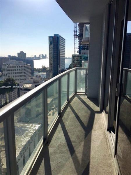 Foto del edificio - 1050 Brickell Ave