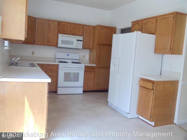 Foto del edificio - 4 br, 3.5 bath House - 5 SHARON LANE