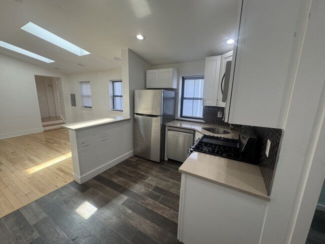 Photo - 934 New Market St (Philadelphia, PA) Apartment