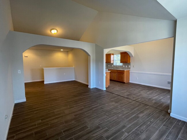 Foto del edificio - Shelby Twp 2-bedroom, 2-bath condo-style w...