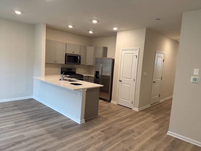 Building Photo - 1216 Susan Cir