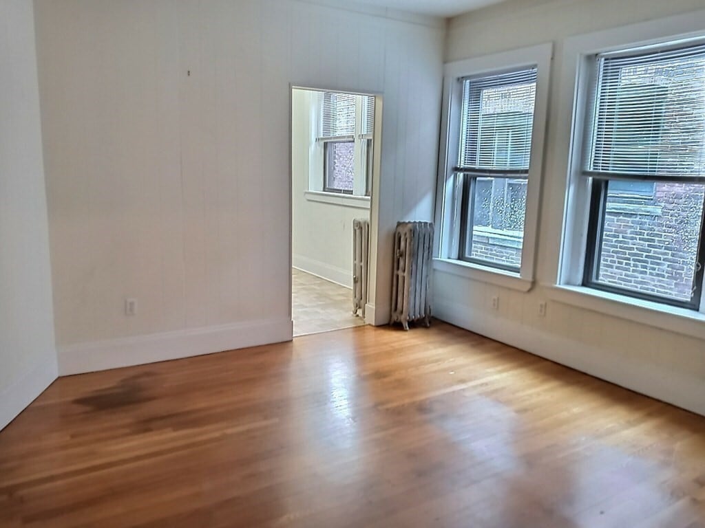 Building Photo - 1396 Beacon St