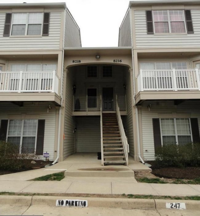 Building Photo - 8218 Catbird Cir