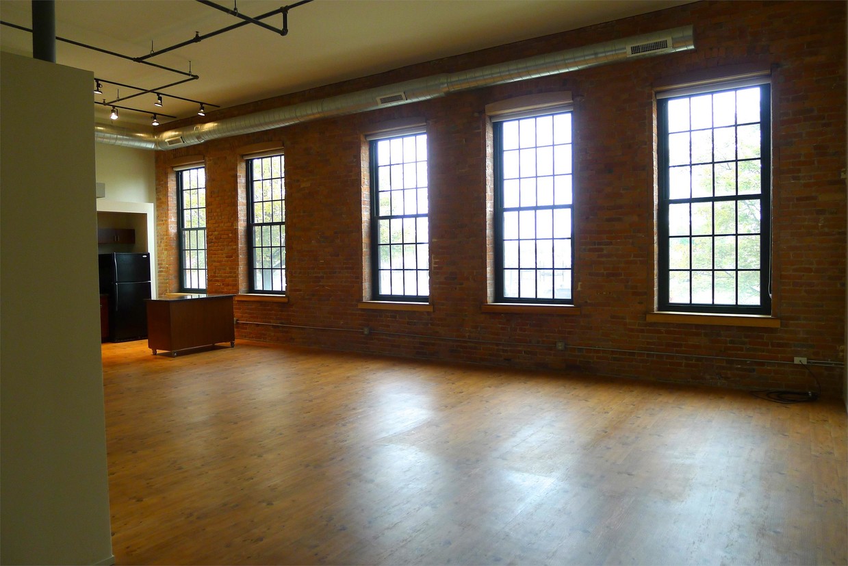 Foto principal - 6200 2nd Ave
