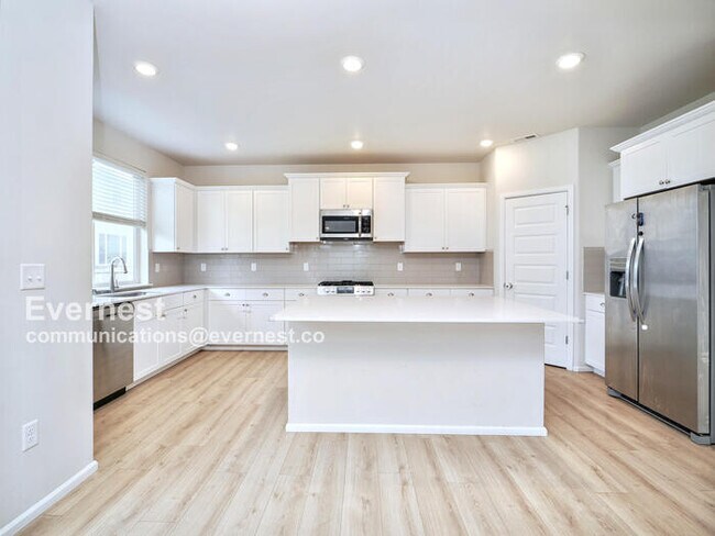 Foto del edificio - 913 Bryant Rd