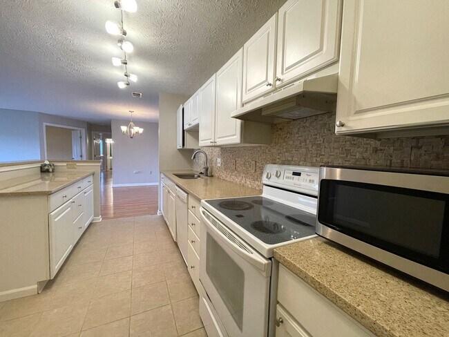 Foto del edificio - 6775 Meadow Creek Dr