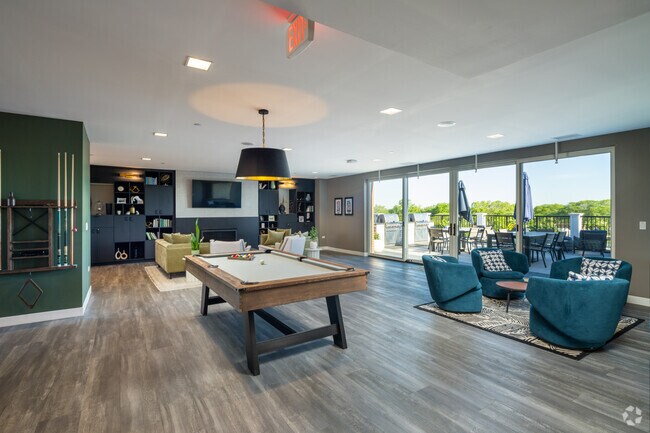 casa club - Quincy Station