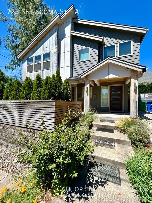 Building Photo - 725 SE Tacoma St