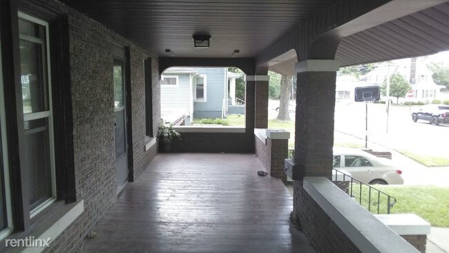 Building Photo - 4 br, 1.5 bath House - 612 E 2ND AVE