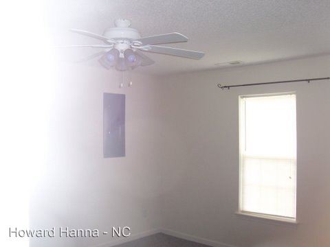 Building Photo - 3 br, 2 bath House - 130 Sutton Drive