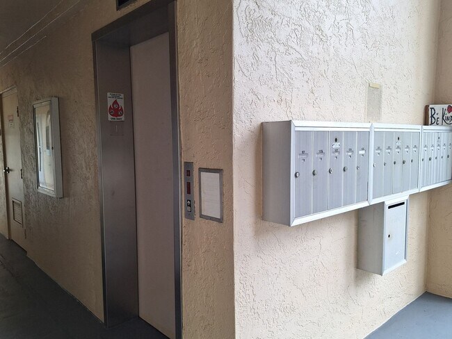 Foto del edificio - BOUCHELLE ISLAND - RIVER FRONT 2BR 2BA LON...