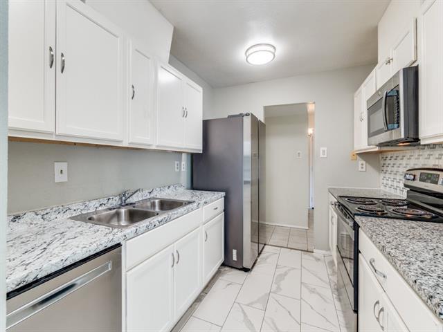 Building Photo - 420 Rockcrest Dr