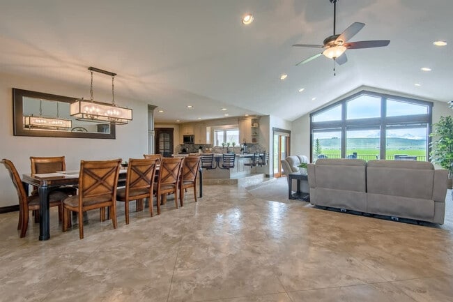 Building Photo - 8067 ID-32 Scenic