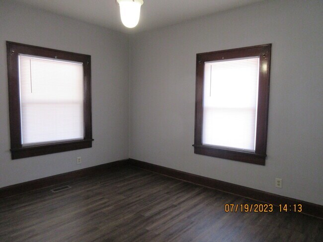 Foto del edificio - 1019 W 7th St