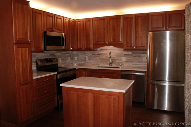 Foto del edificio - 716 7th Ln