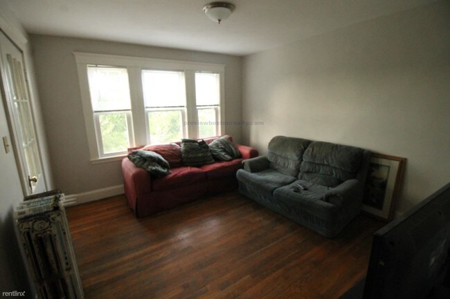 Foto del edificio - 67 Riverview Rd