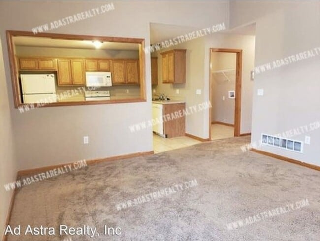 Building Photo - Beautiful Ranch Duplex in Edgerton-Availab...