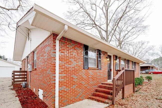 Building Photo - 3116 Cora Ave