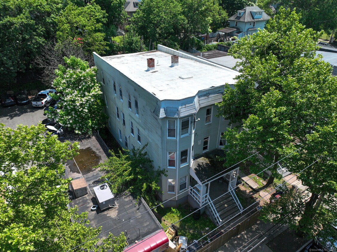 Foto principal - 593 Winchester Ave