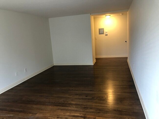 Building Photo - 320 8th Ave