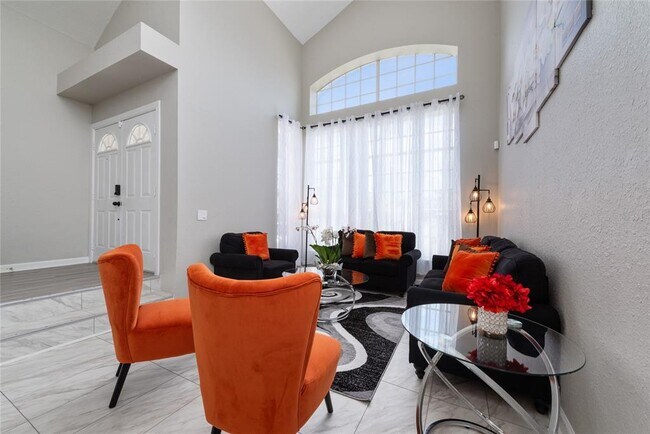 Foto del edificio - 4901 Dunmore Ln
