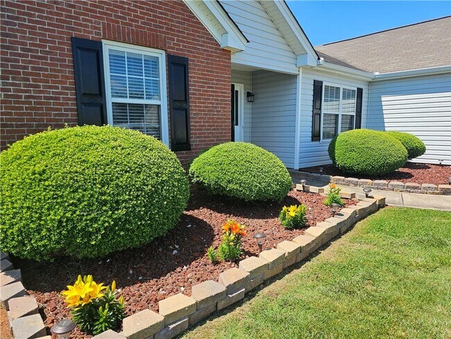 Building Photo - 42 Parkview Ln