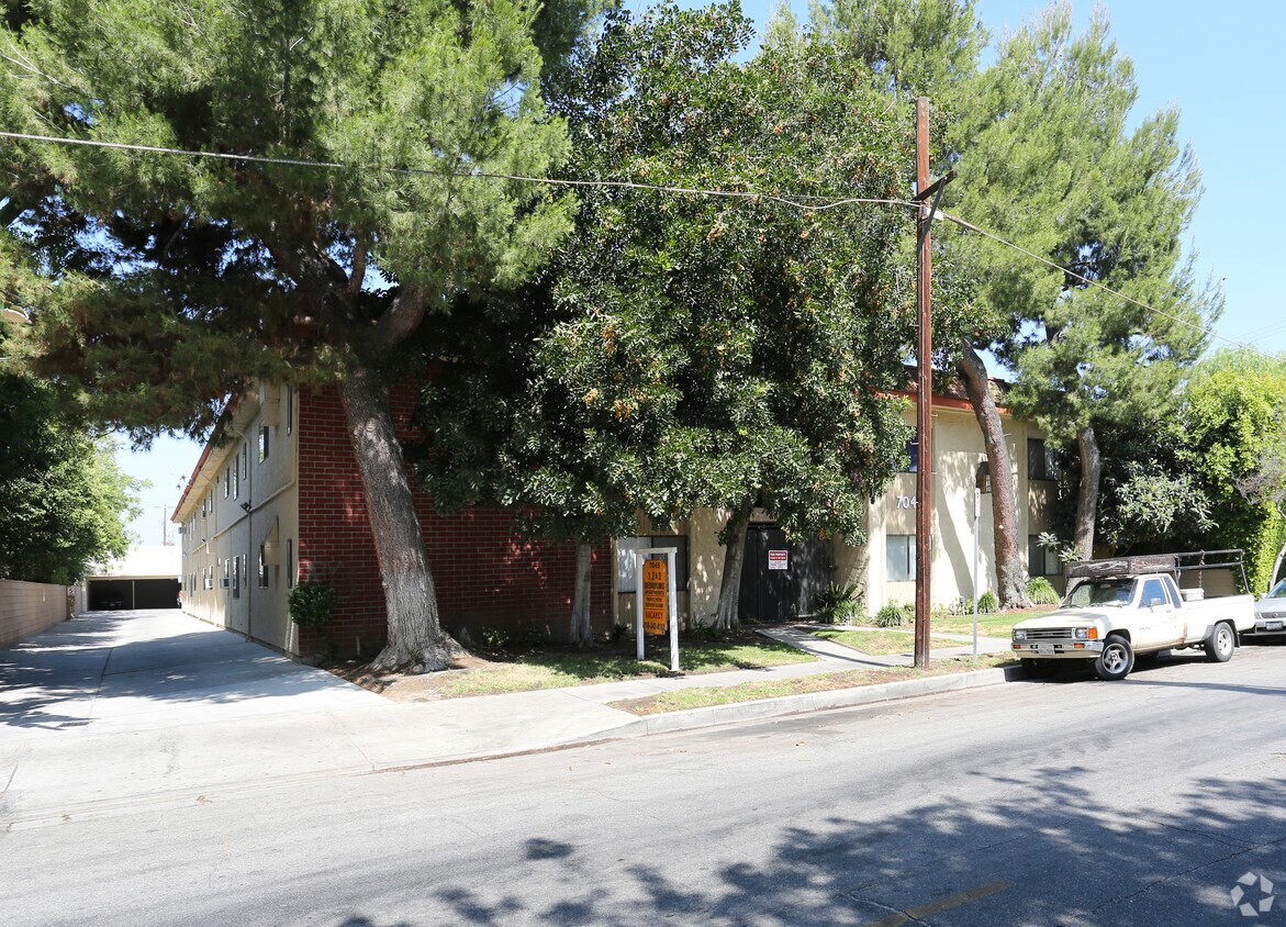 Primary Photo - 7045 Etiwanda Ave