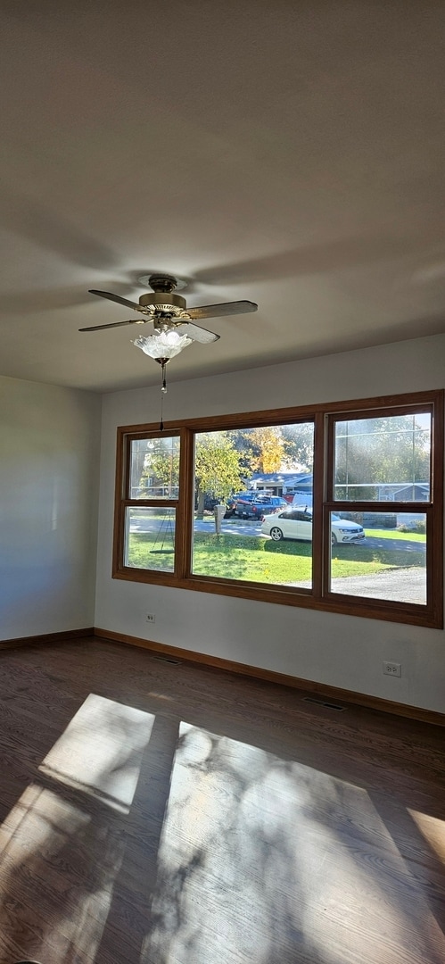 Building Photo - 1702 Knoll Ave