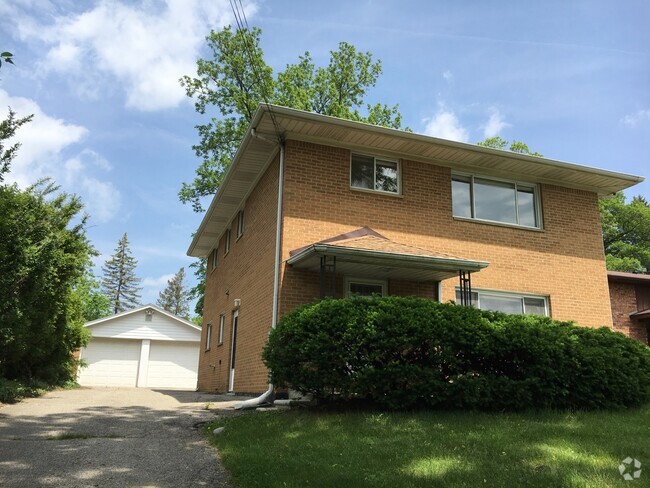 front - 1822 Jackson Ave