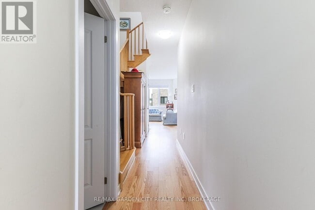 Building Photo - 73 Keelson St