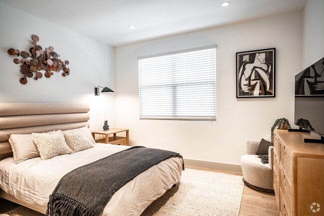 2BR, 2BA - 1,160 SF - Villa Bel Air
