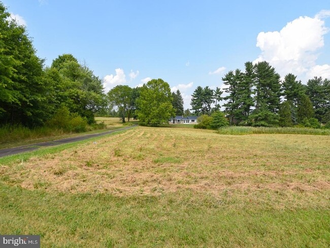 Building Photo - 47 Township Line Rd